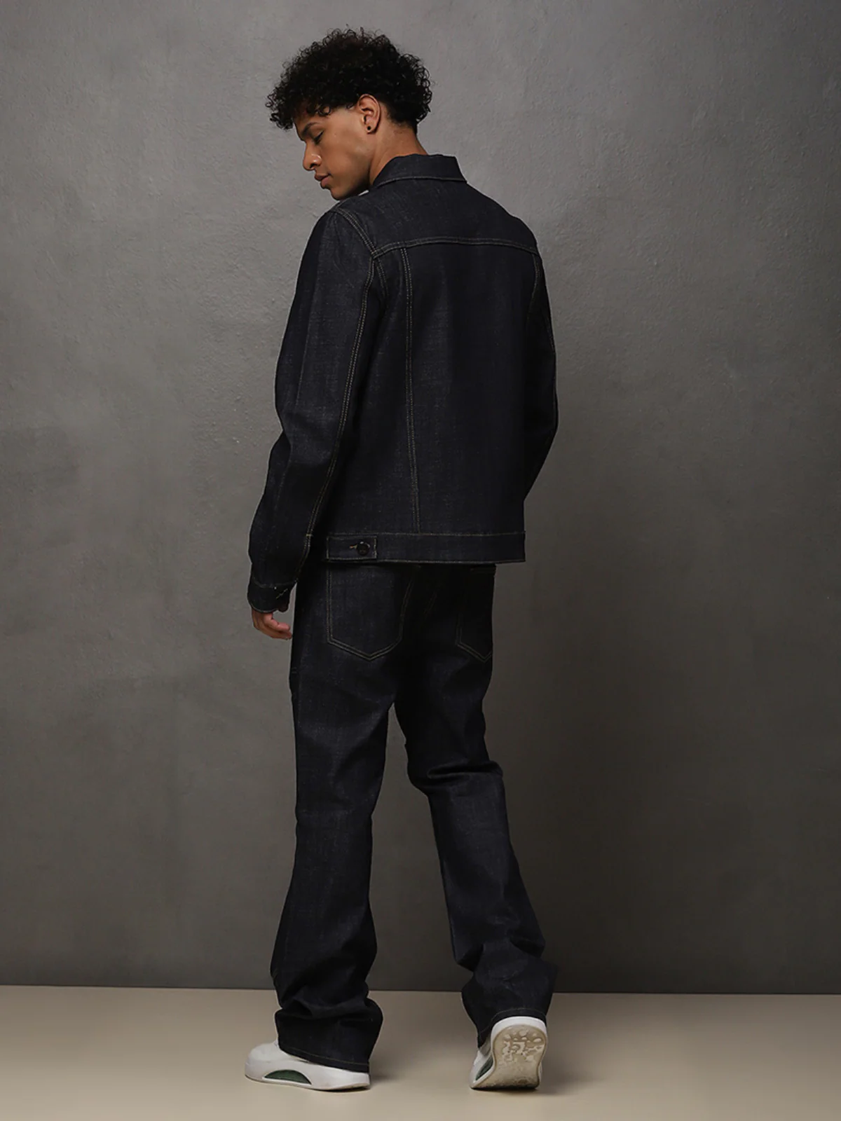 W by Waimea Men's Flare Fit Jeans - Image 5